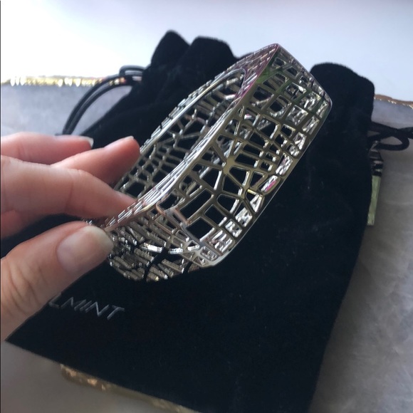 Jewelmint Unique Geometric Bangle- Valentines 💝 - Picture 2 of 6